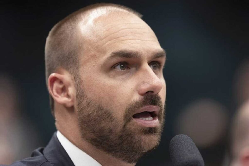 Eduardo Bolsonaro vira alvo de chacota em jantar na casa de Moraes