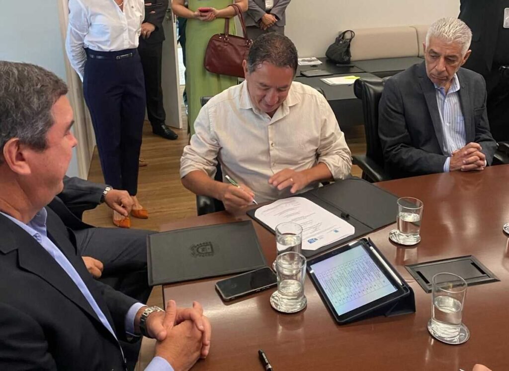 Gerson Claro participa de assinatura de acordos para reforçar proteção às mulheres em MS