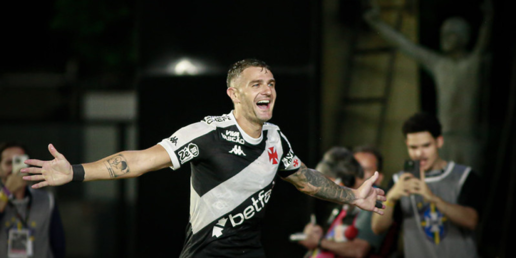 Vegetti comemora gol na vitória do Vasco sobre o Santos - Matheus Lima/Vasco