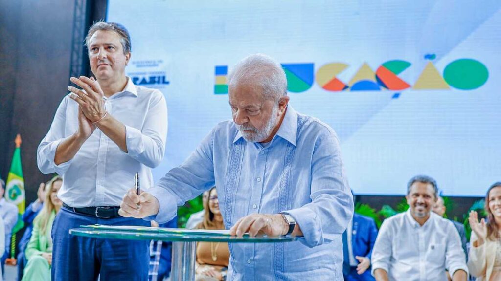 Governo Lula manda esconder dados sobre alfabetização no Brasil