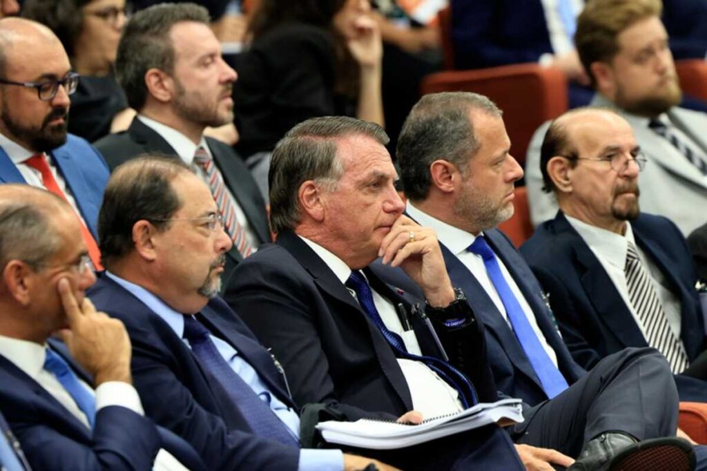 Moraes e outros 4 ministros do STF decidem nesta quarta se Bolsonaro e aliados serão réus