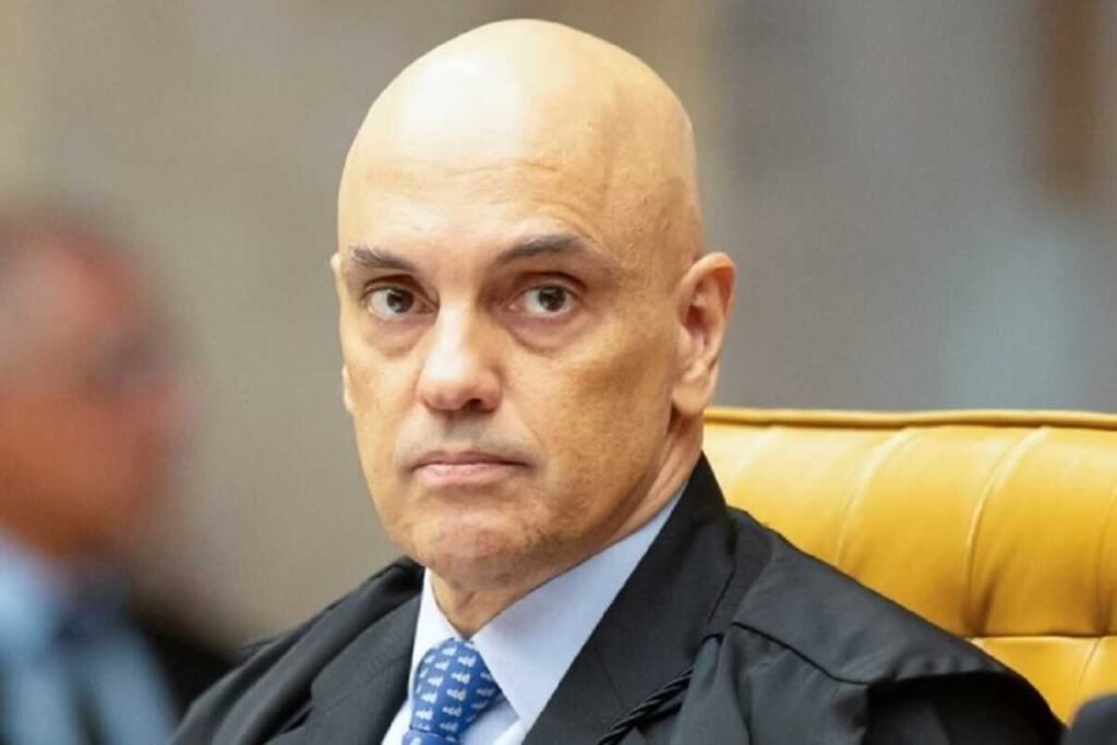 Moraes nega pedido para apreender passaporte de Eduardo Bolsonaro