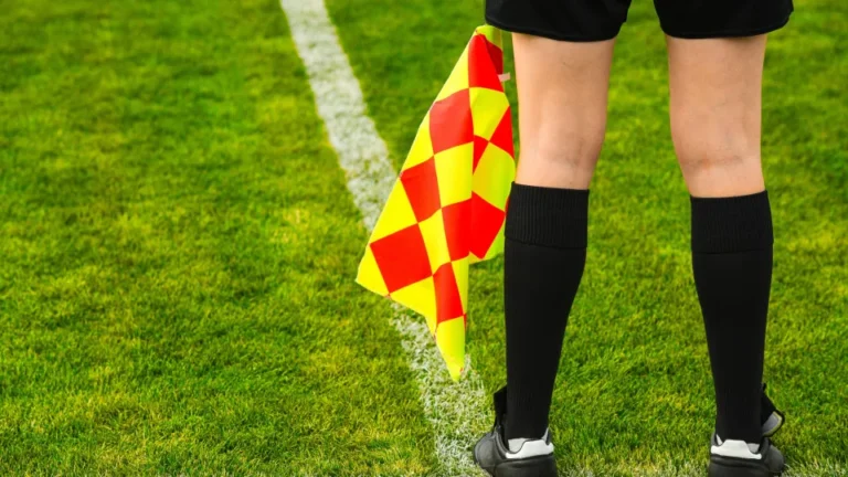 Brasileirão repete equilíbrio de 2016 enquanto arbitragem esquenta debate