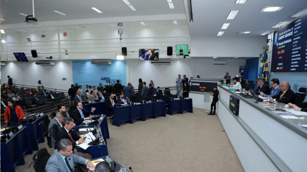 Câmara aprova três projetos e mantêm veto parcial em sessão desta terça-feira
