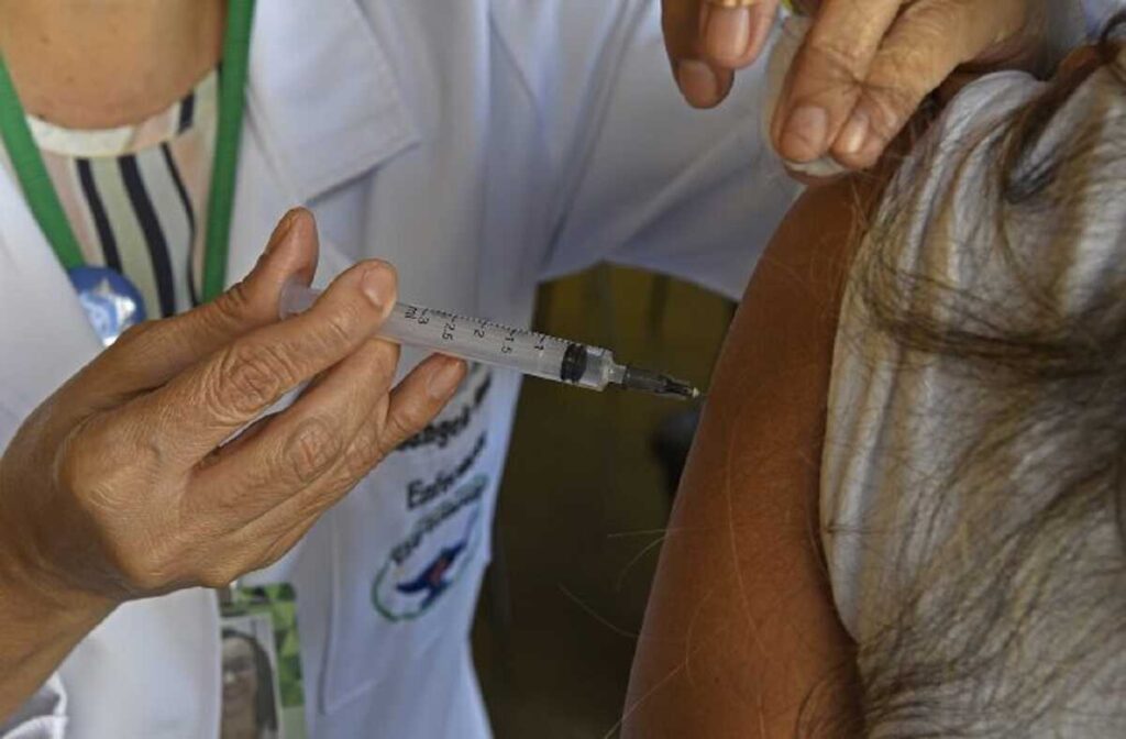 Gestão Riedel: Saúde de MS lança drive-tru para vacinar público contra gripe Influenza