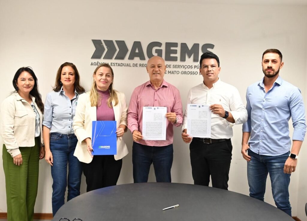 Glória de Dourados assina convênio com a AGEMS para regulação dos serviços de água e esgoto
