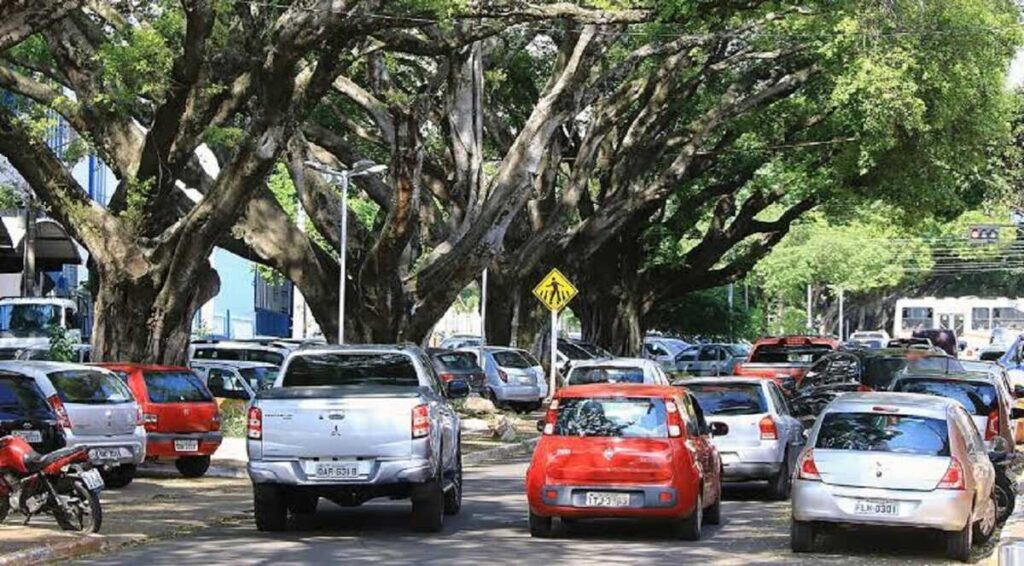 Riedel sanciona projeto de Gerson que converte em advertência infrações de trânsito leves e médias