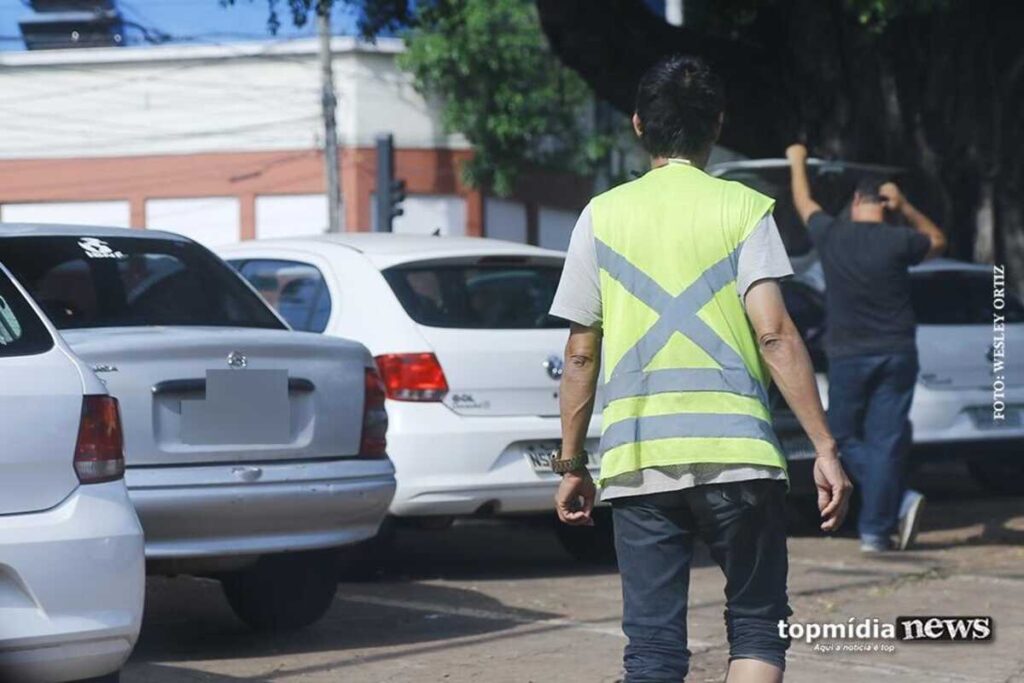 Xô Flanelinha: vereador quer fim do 'tá bem cuidado aí, patrão' em Campo Grande