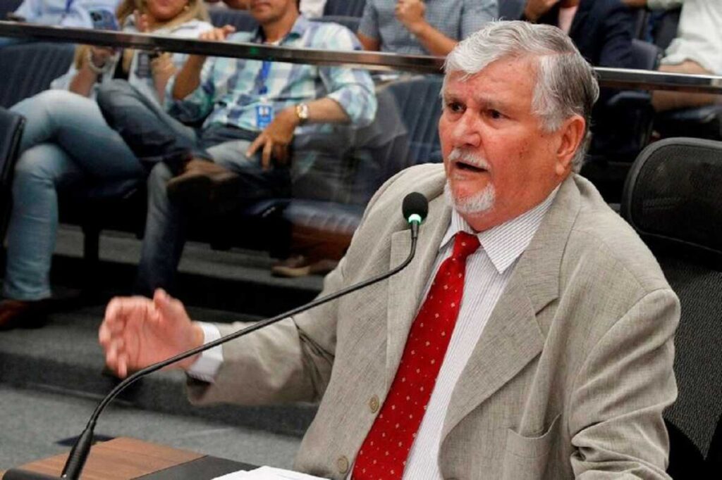 Zeca do PT chama PM de 'droga' e associação de policiais repudia fala