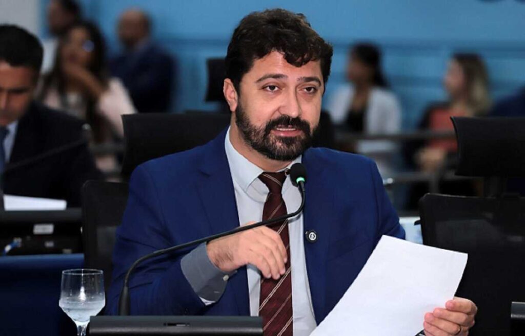 Flávio Cabo Almi pede a secretários solução para buracos nas vias de Campo Grande