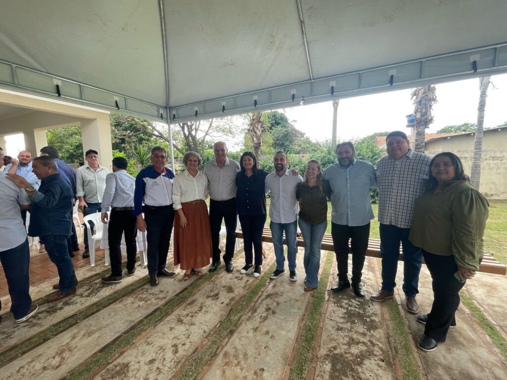 Prefeito Nelson Cintra e comitiva prestigiam aniversário de 60 anos de Caracol a convite do prefeito Neco Pagliosa