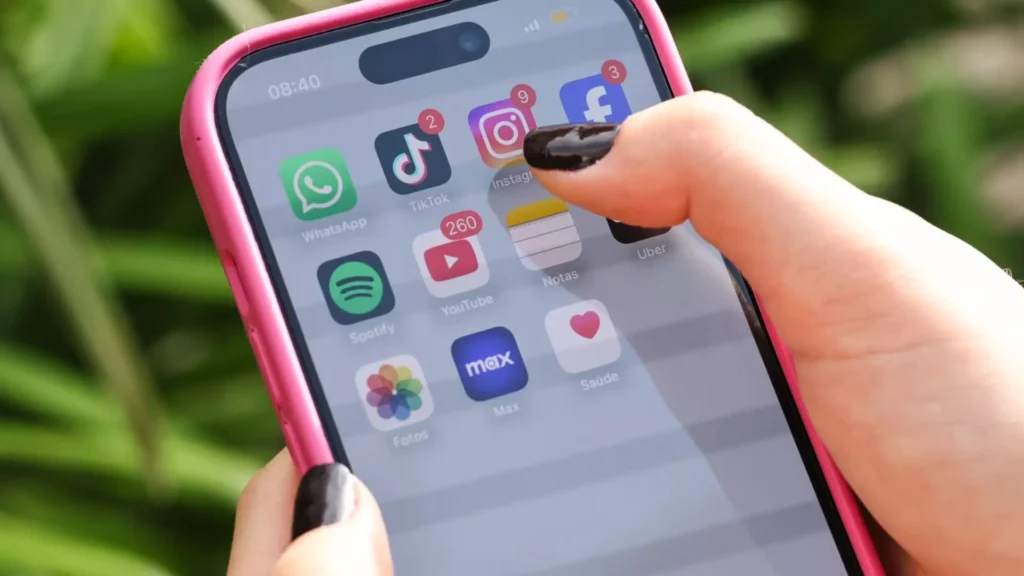 Projeto obriga escolas e hospitais a informarem polícia sobre crianças vítimas de ‘desafios virtuais’