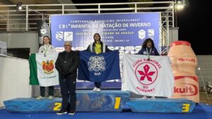 Com apoio do Auxílio-Atleta, nadadora brilha no Campeonato Brasileiro Infantil de Natação e leva 4 ouros